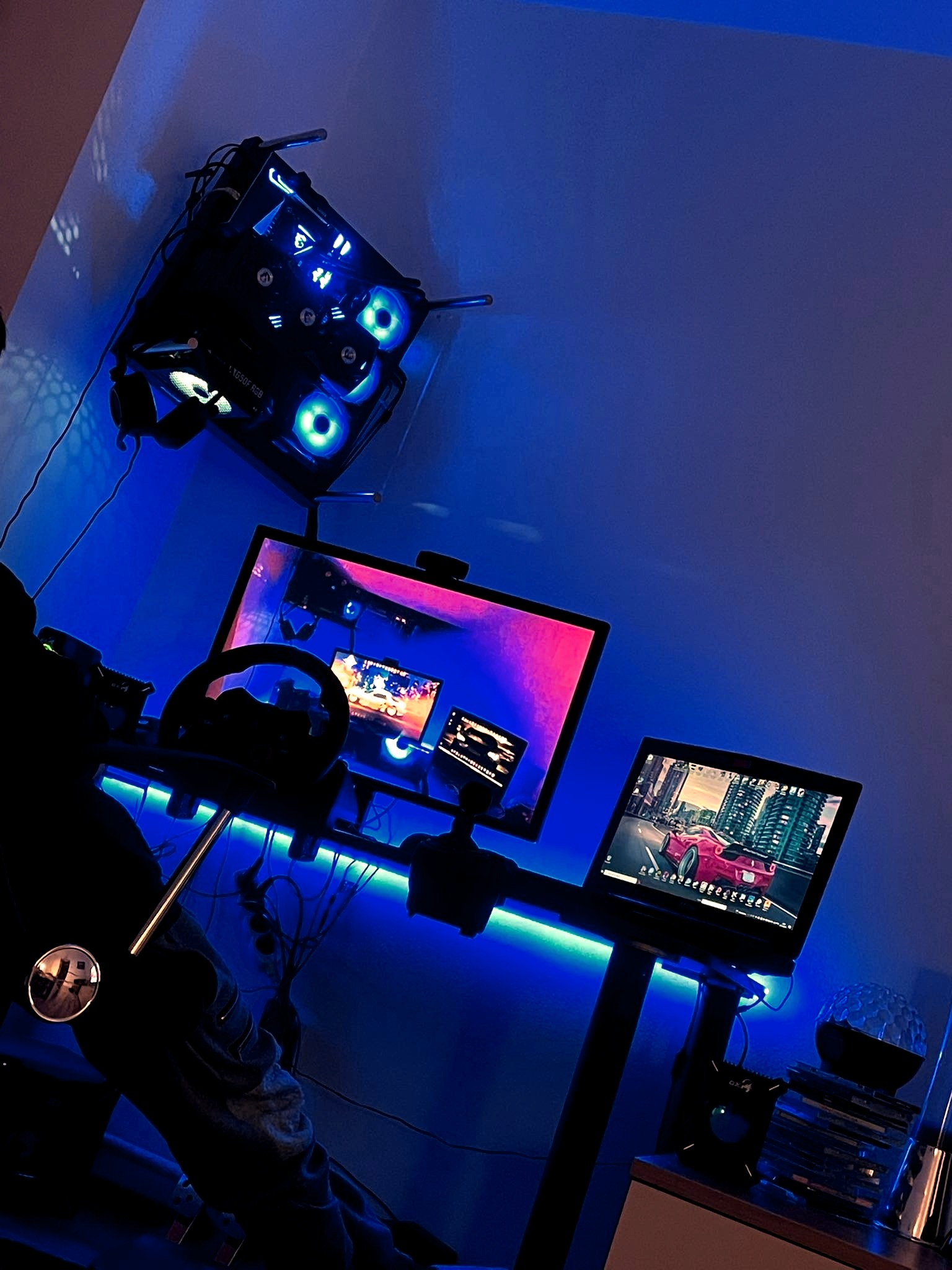 i7 9700k, msi ge force 3070 gaming x trio, 32 gb ram ...wall mounted